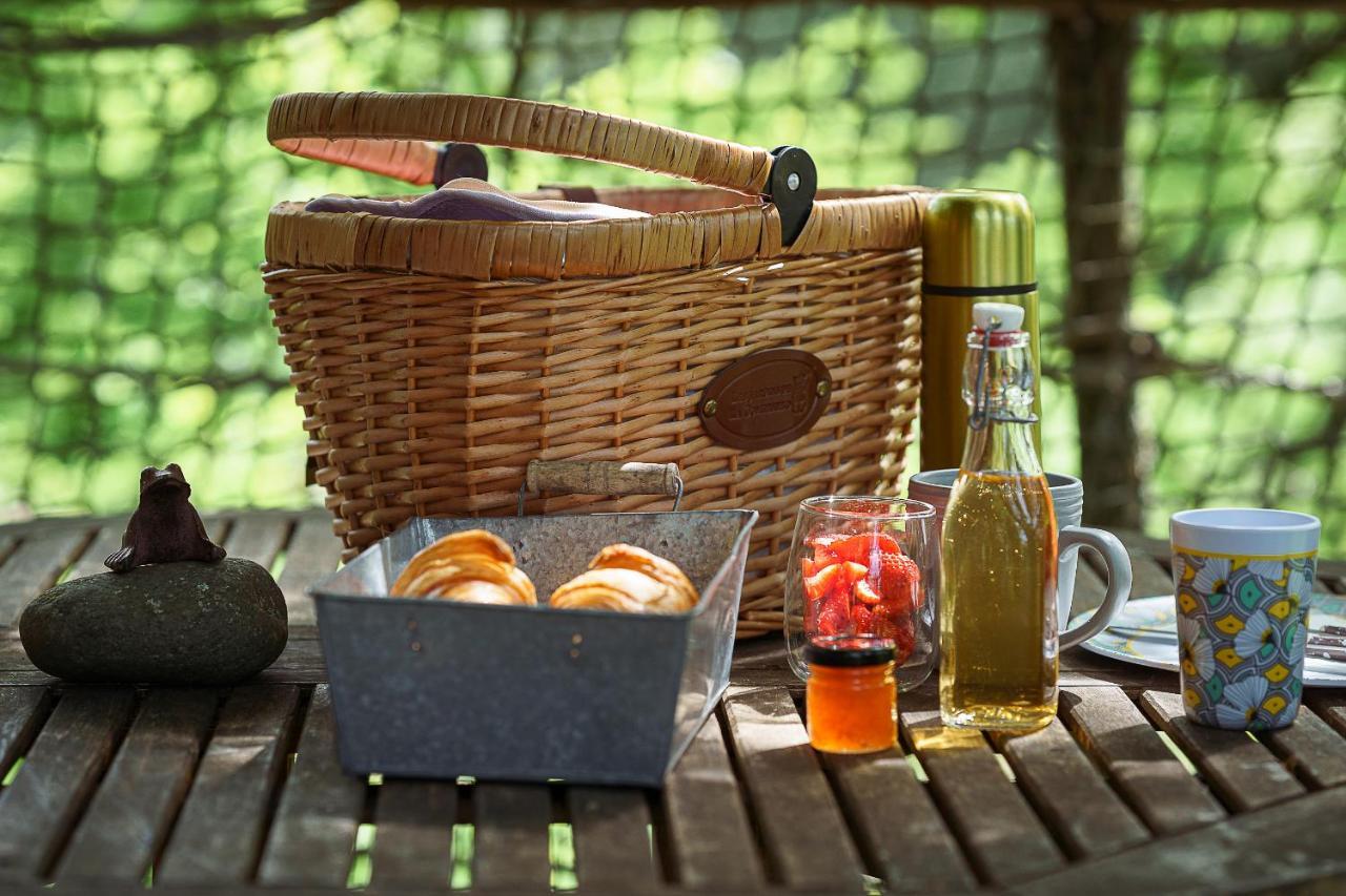 Cabane Perchee Dans Les Arbres Saint-Hilaire-en-Morvan Bagian luar foto