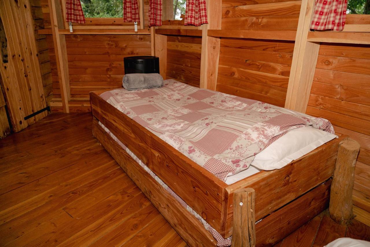 Cabane Perchee Dans Les Arbres Saint-Hilaire-en-Morvan Bagian luar foto