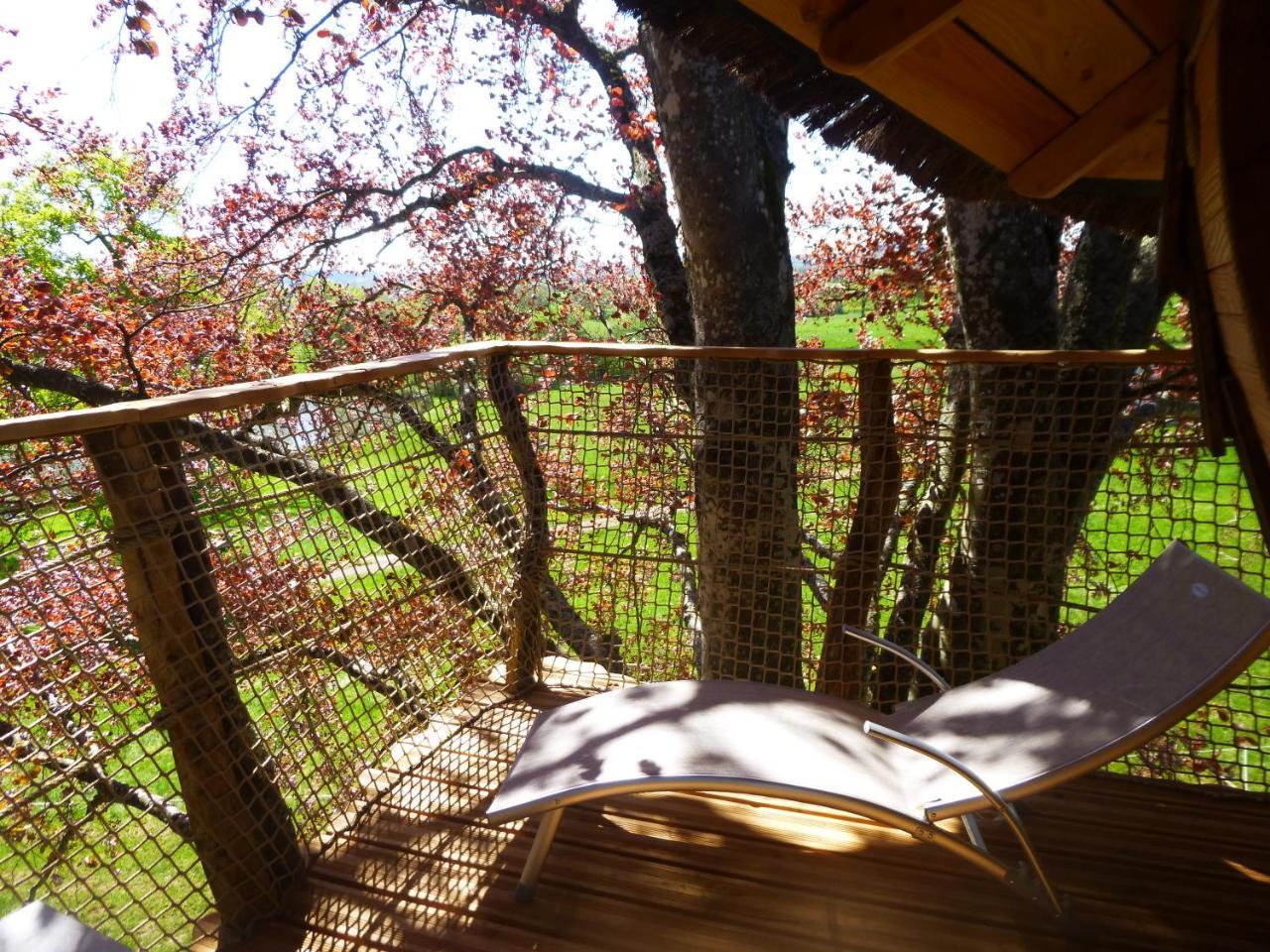 Cabane Perchee Dans Les Arbres Saint-Hilaire-en-Morvan Bagian luar foto